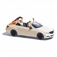 Busch 41674 Mercedes Benz E-Klasse Cabrio "Voetbalkoorts 2024" 1:87