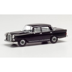 Herpa 420457 Mercedes Benz 200 Heckflosse zwart