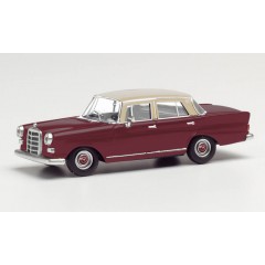 Herpa 430739 Mercedes Benz 200 Heckflosse rood/creme